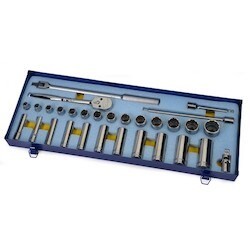 Williams WSS-30FTB | 30 Pcs Tool Set /W Tb-104 Metal Tool Box